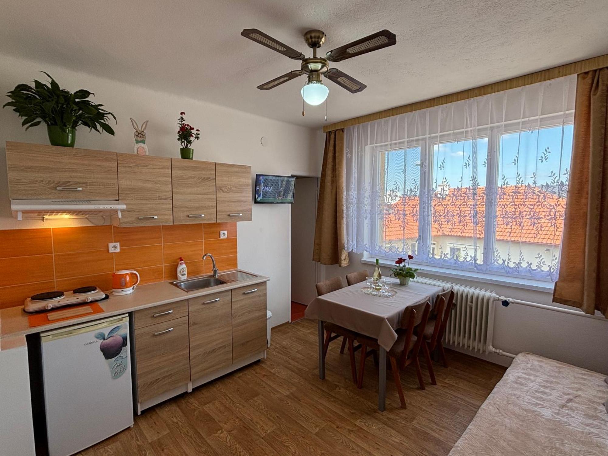 Apartmanovy Dom Grand Štúrovo Εξωτερικό φωτογραφία