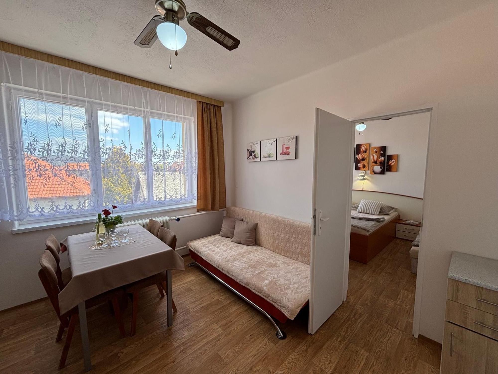 Apartmanovy Dom Grand Štúrovo Εξωτερικό φωτογραφία
