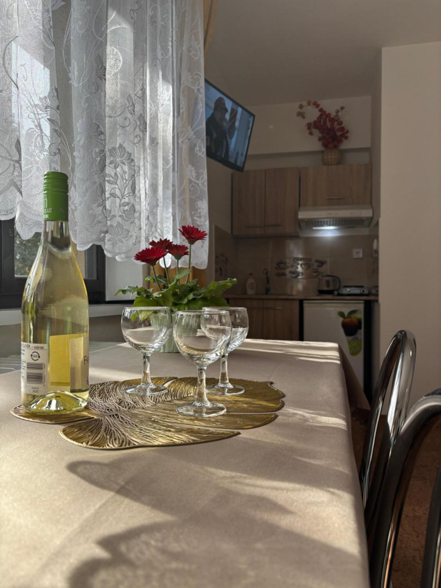 Apartmanovy Dom Grand Štúrovo Εξωτερικό φωτογραφία