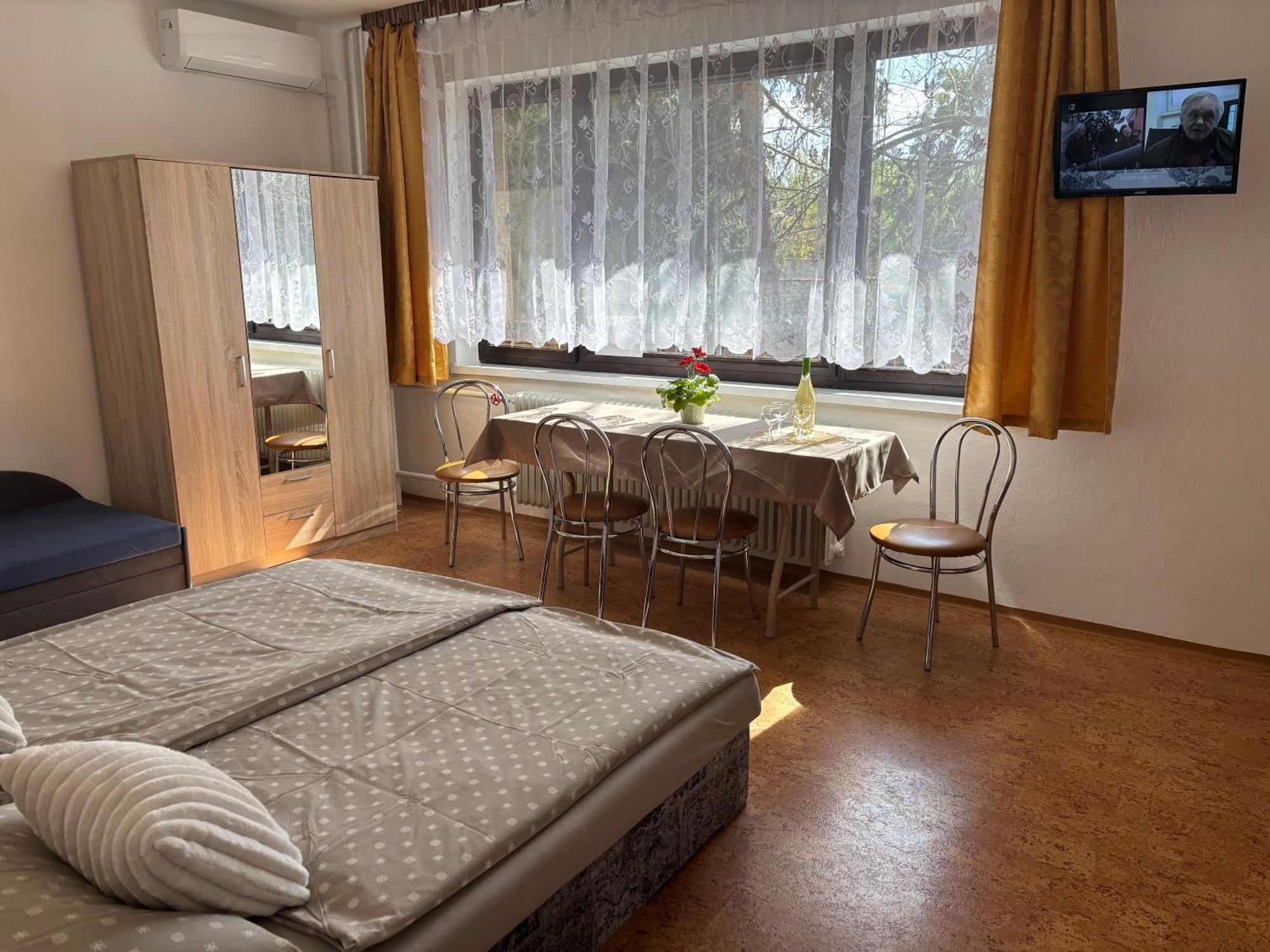 Apartmanovy Dom Grand Štúrovo Εξωτερικό φωτογραφία