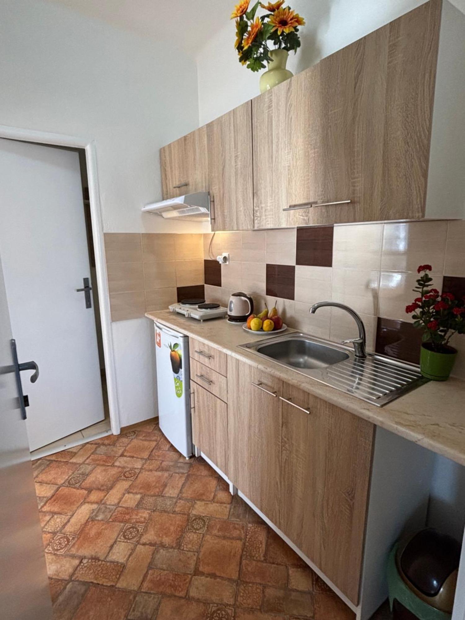Apartmanovy Dom Grand Štúrovo Εξωτερικό φωτογραφία
