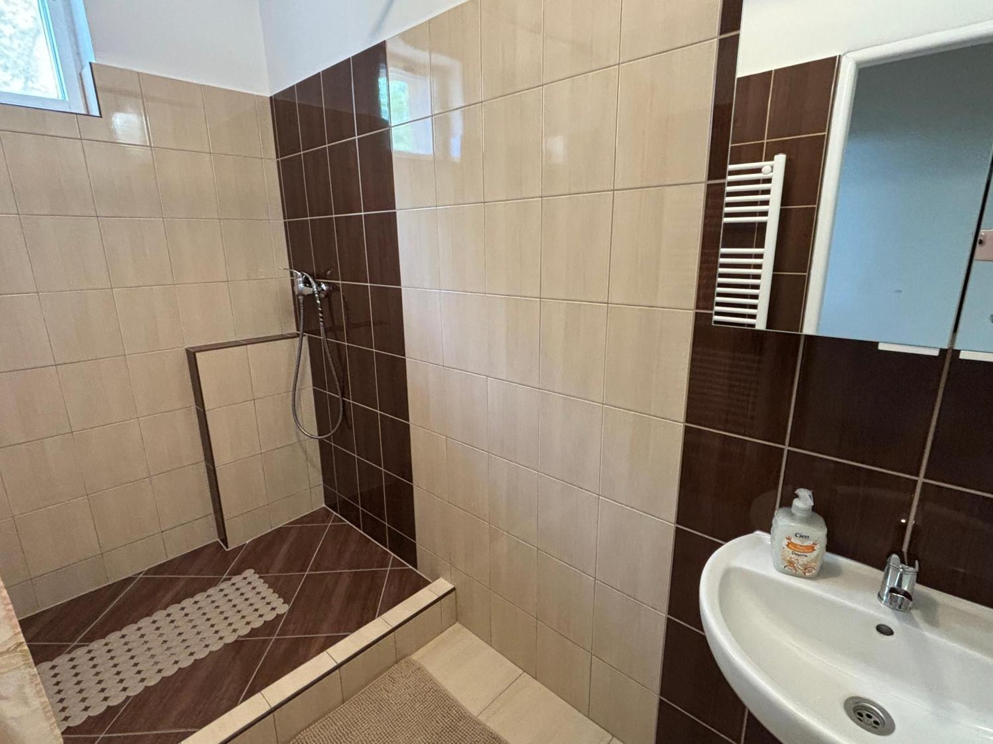 Apartmanovy Dom Grand Štúrovo Εξωτερικό φωτογραφία