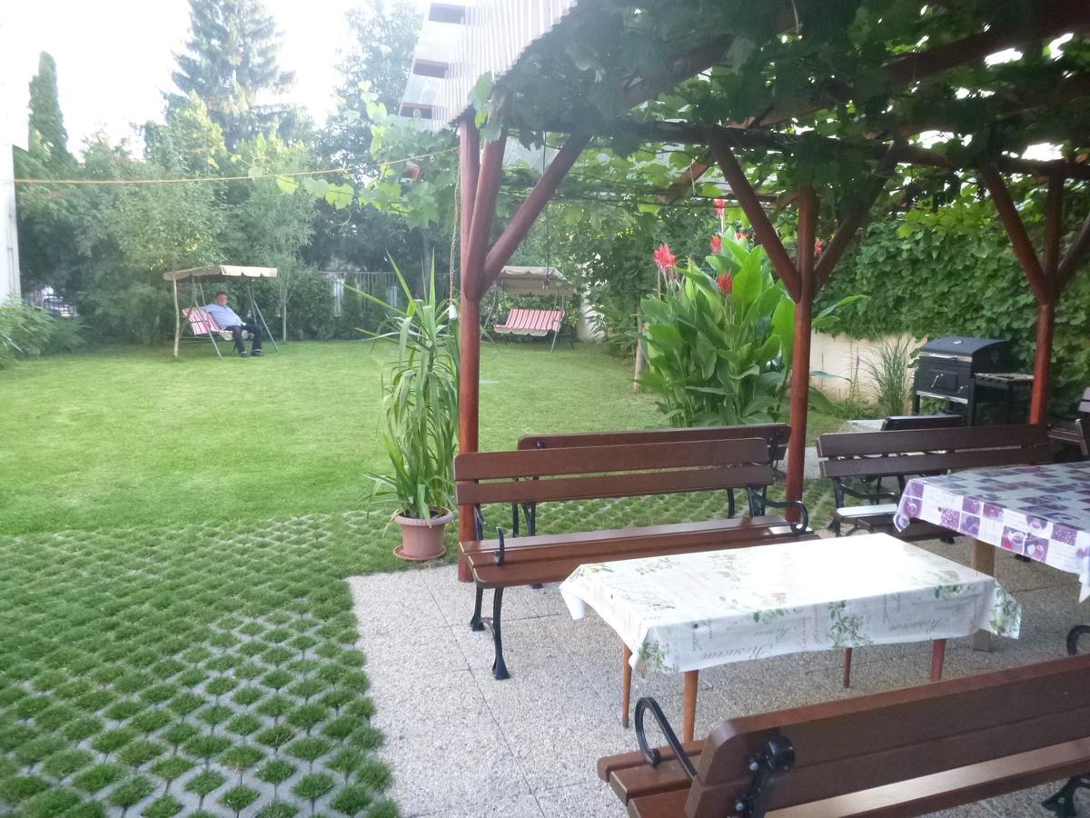 Apartmanovy Dom Grand Štúrovo Εξωτερικό φωτογραφία